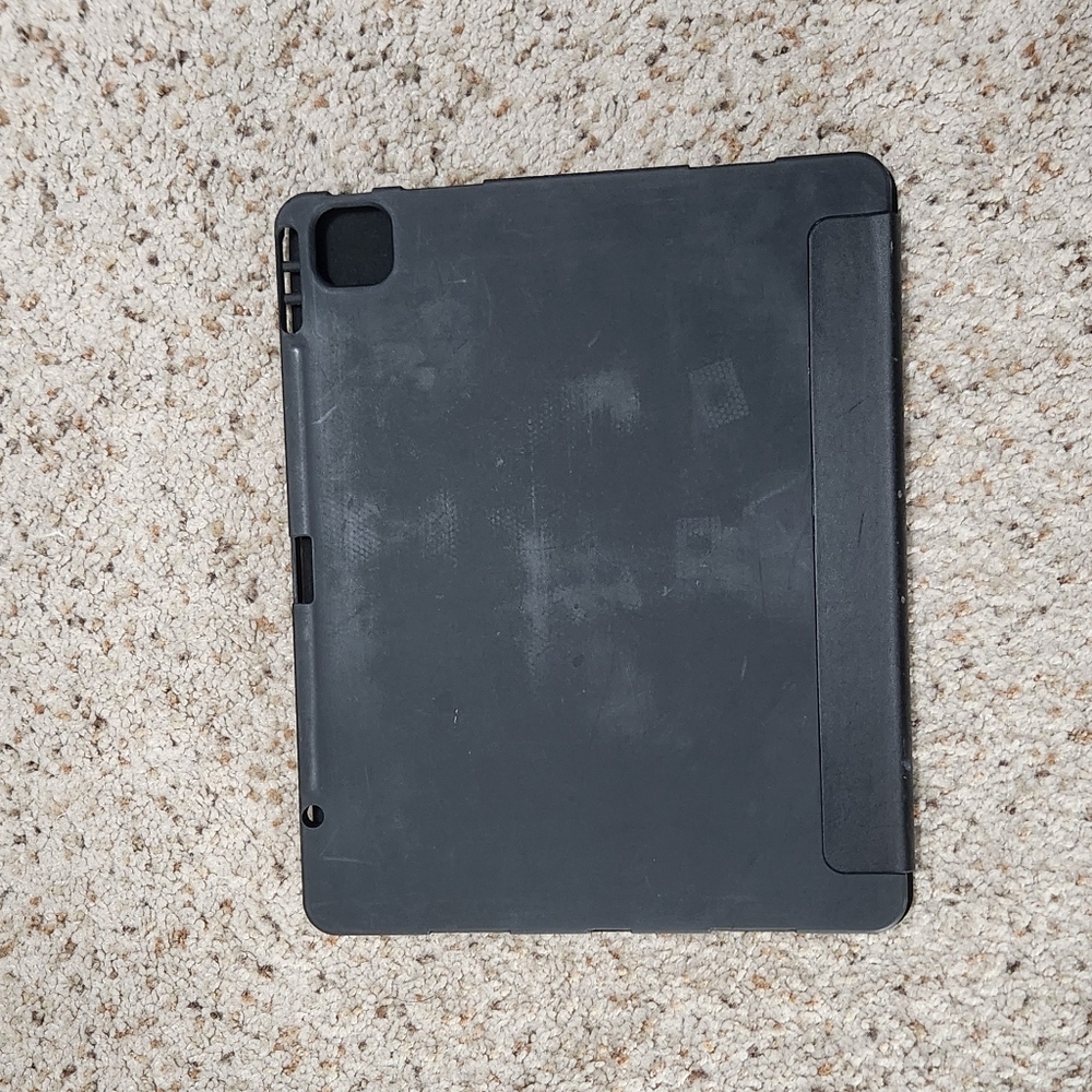iPad Pro 12.9 Black Case (5th/6th Gen) - Picture 6 of 9